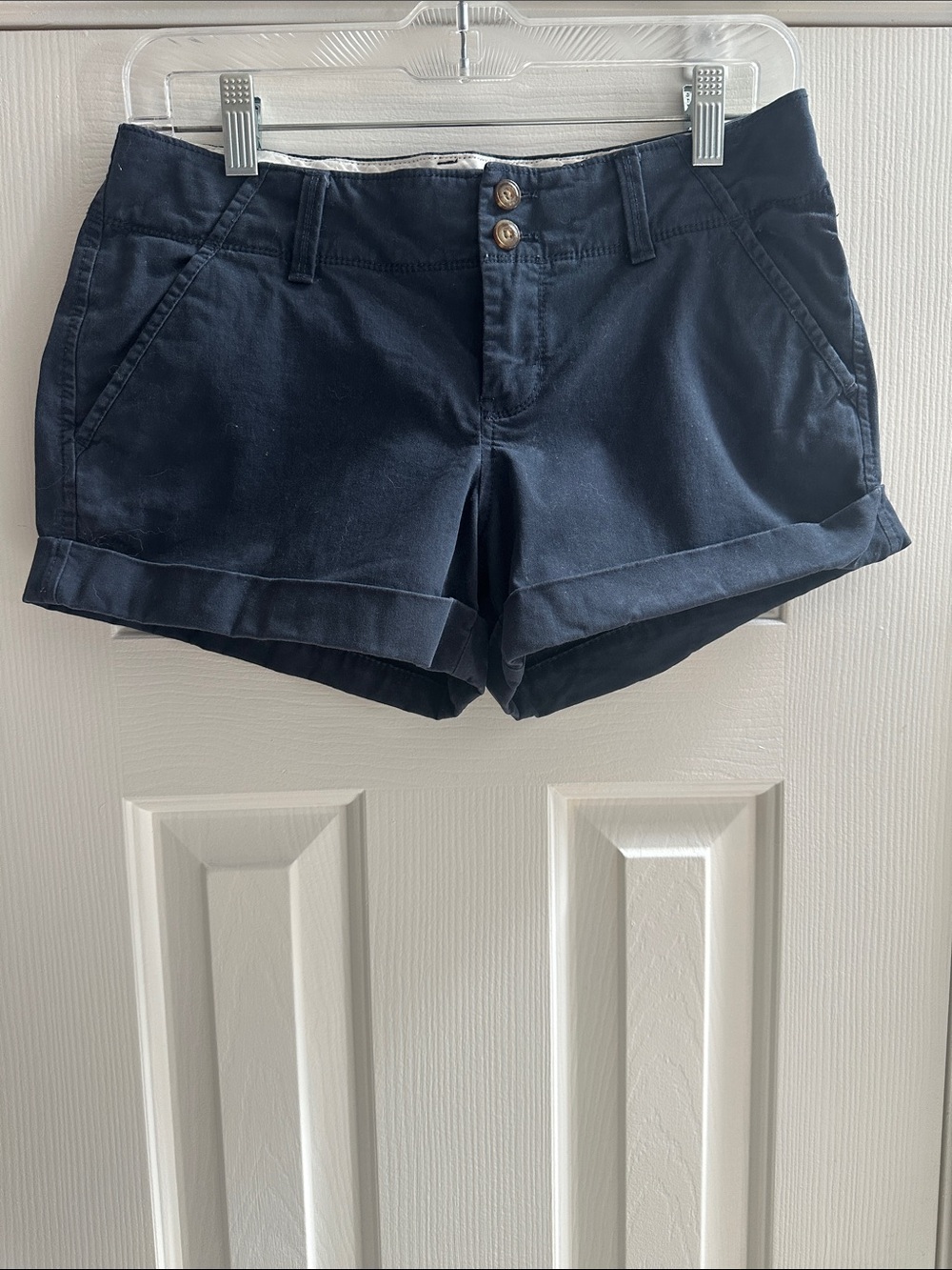 Y2K 2000s Old Navy Perfect 3 1/2” Chino Shorts Women’s 2 Classic Preppy